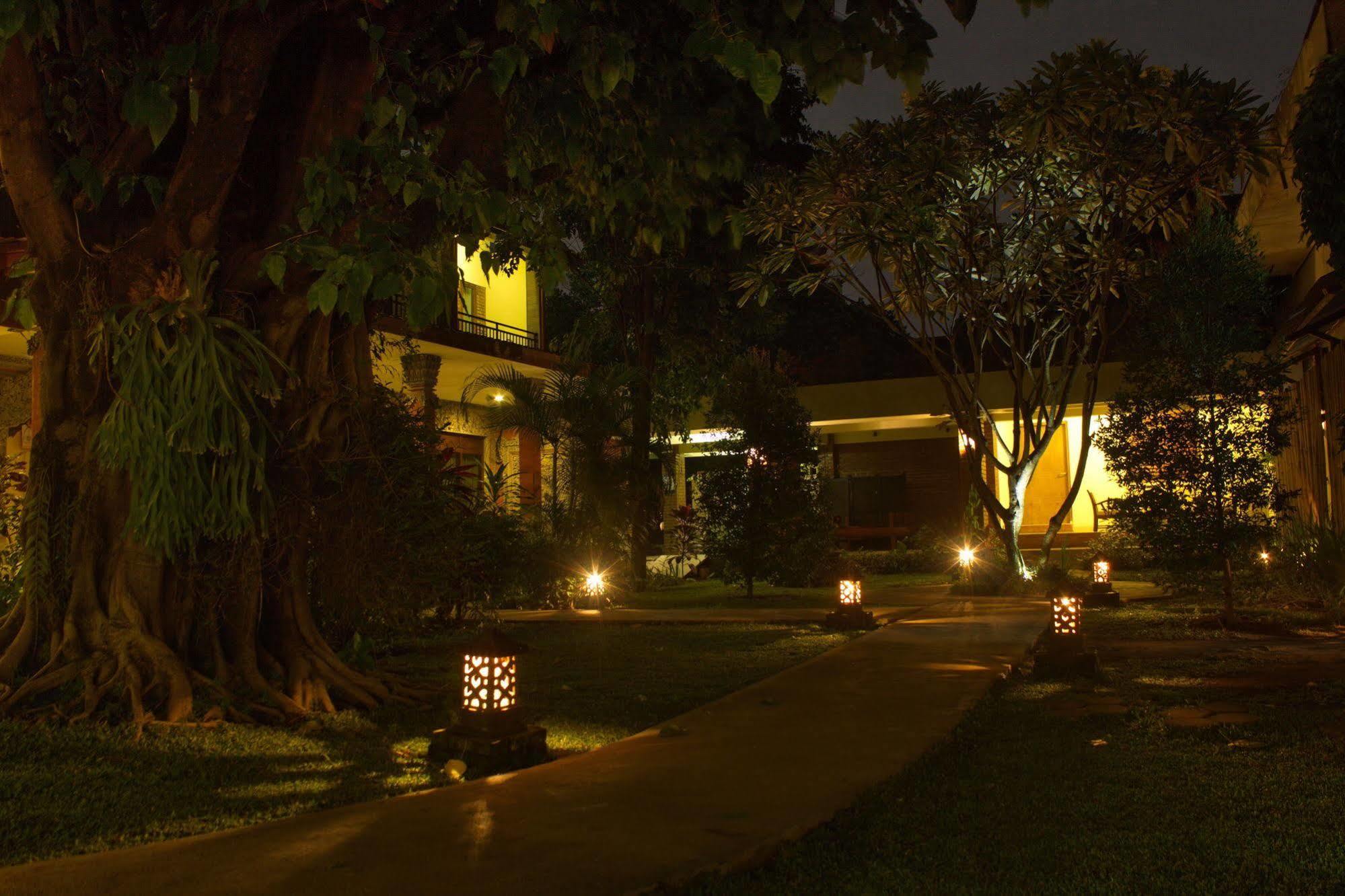 Puri Pangeran Hotel Yogyakarta Extérieur photo