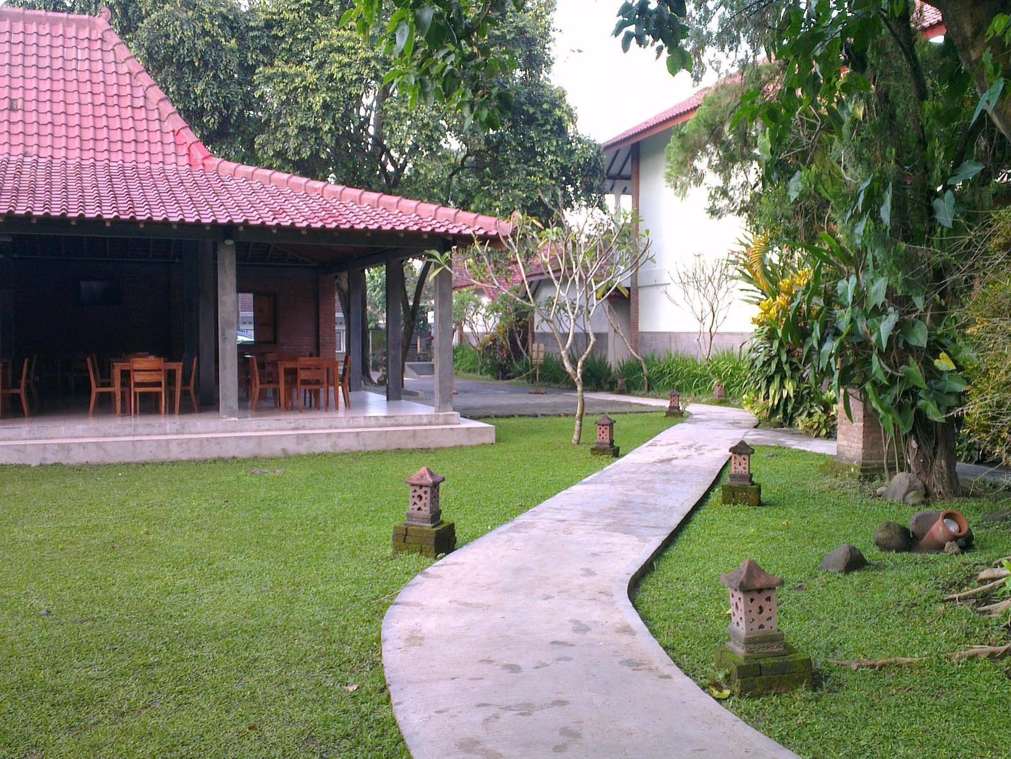 Puri Pangeran Hotel Yogyakarta Extérieur photo